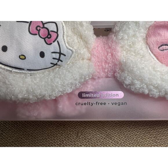 Creme Shop HELLO KITTY Plush Teddy Strawberry Latte Spa Headband - Picture 5 of 9